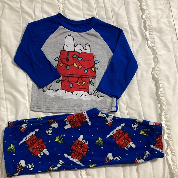 Peanuts Snoopy Christmas Pajamas - Picture 1 of 5